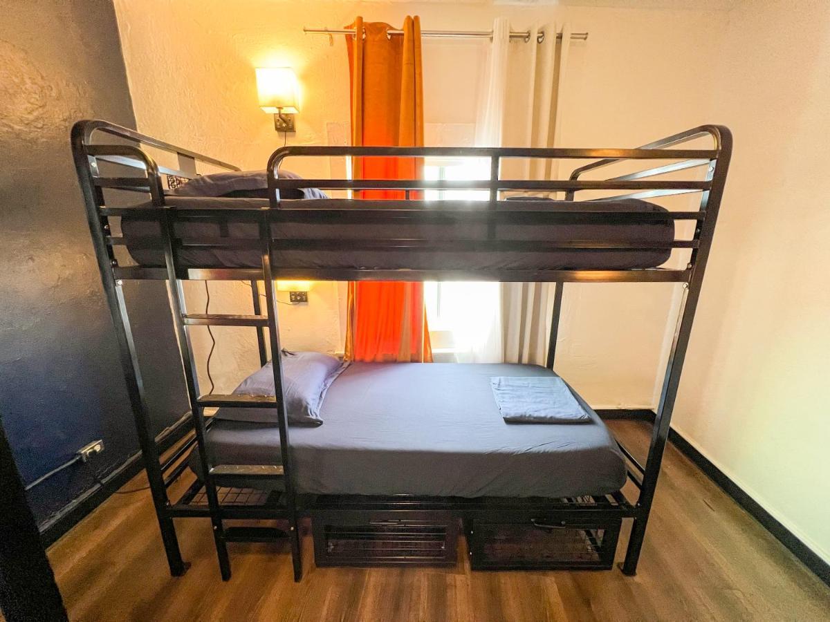 Ith Mission Backpacker Hostal